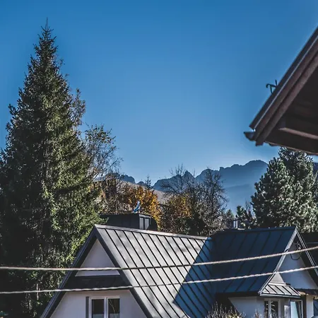 Goscinne Na Stromej *