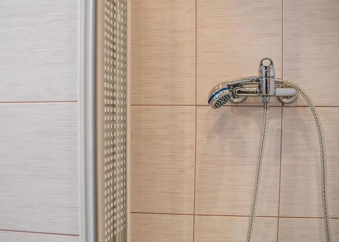 Goscinne Na Stromej *