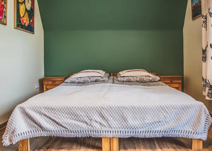 Goscinne Na Stromej *