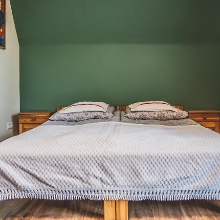 Goscinne Na Stromej *