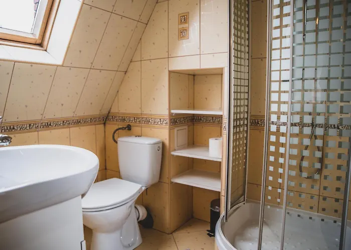 Goscinne Na Stromej *