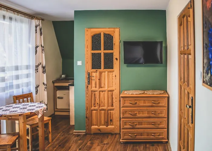 Goscinne Na Stromej *